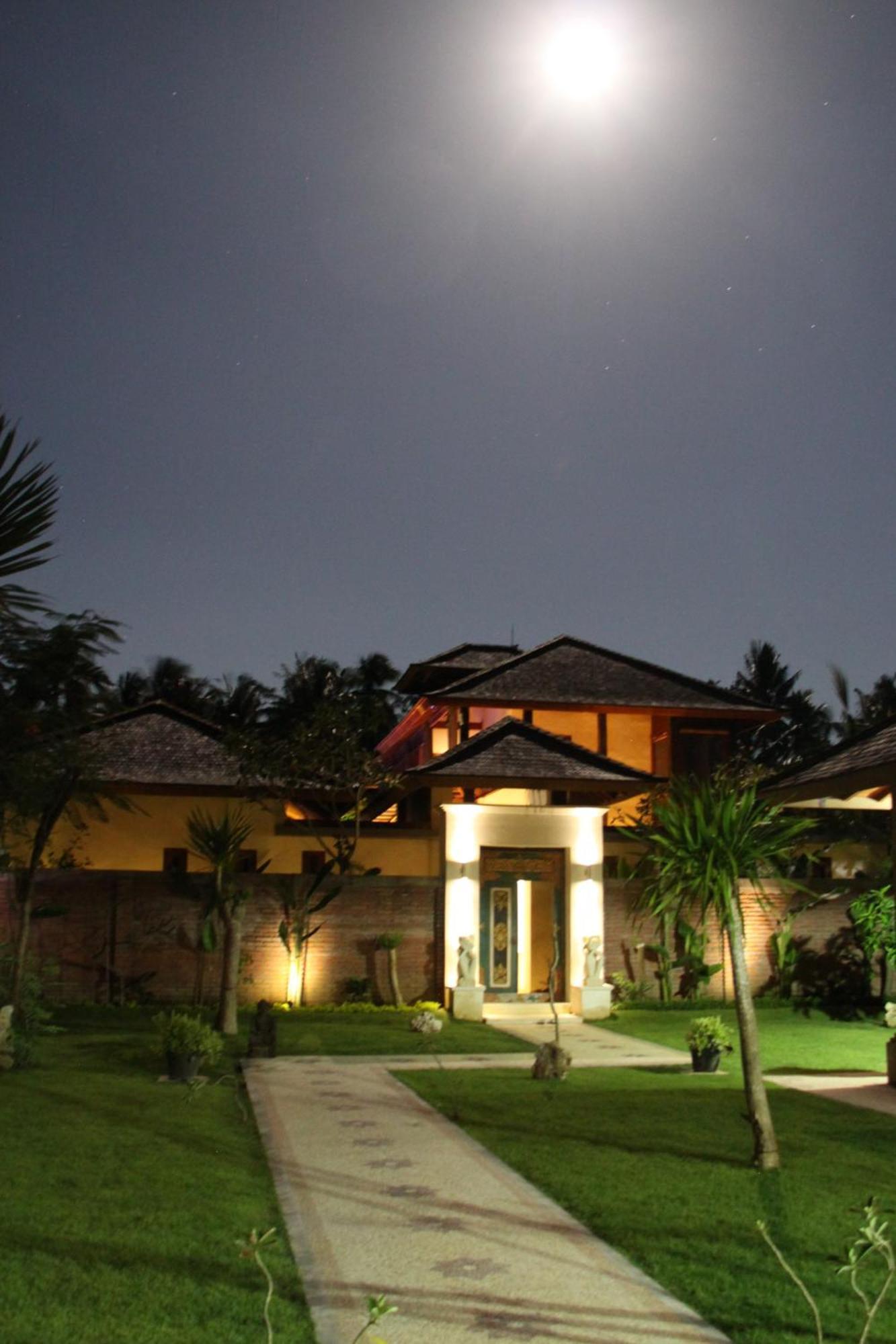Villa Rumah Isah Кандидаса Экстерьер фото